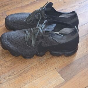 Nike Men's Black Knit VaporMax Style Sneakers